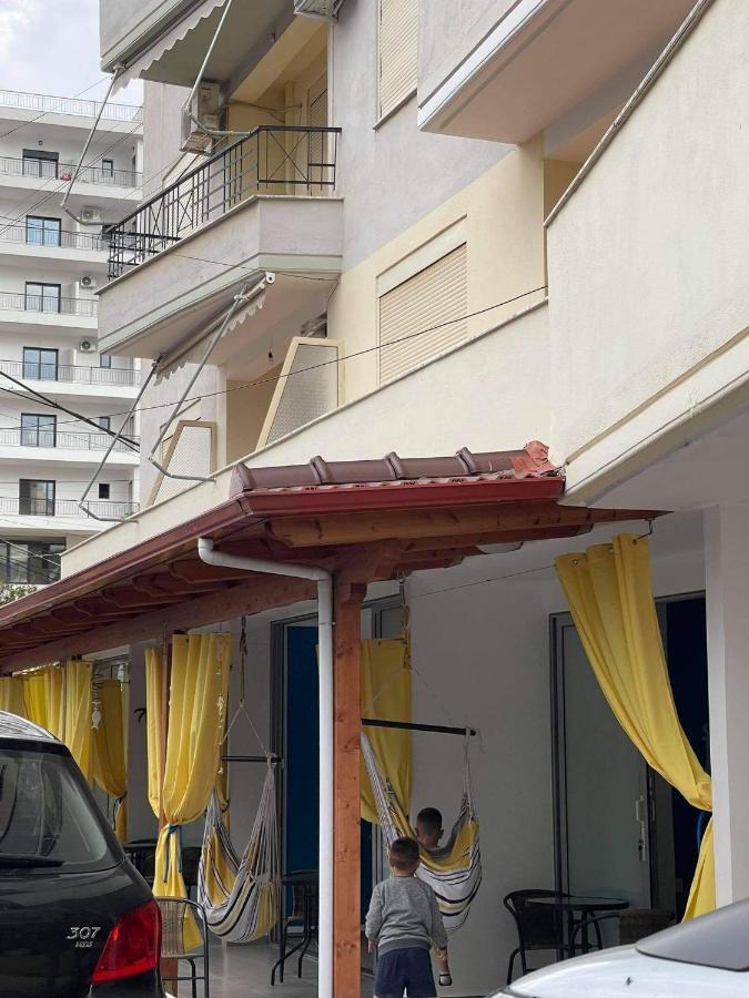 סרנדה Kristi Apartment 2 Min To Sea Netflix & Espresso Station מראה חיצוני תמונה