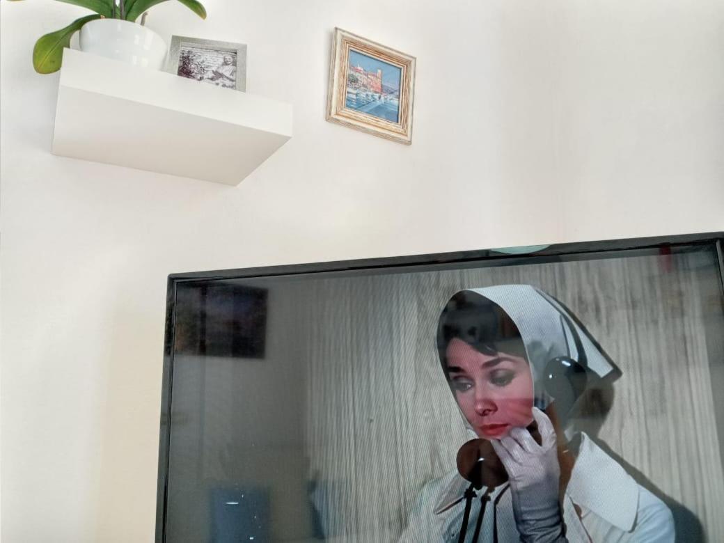 סרנדה Kristi Apartment 2 Min To Sea Netflix & Espresso Station מראה חיצוני תמונה