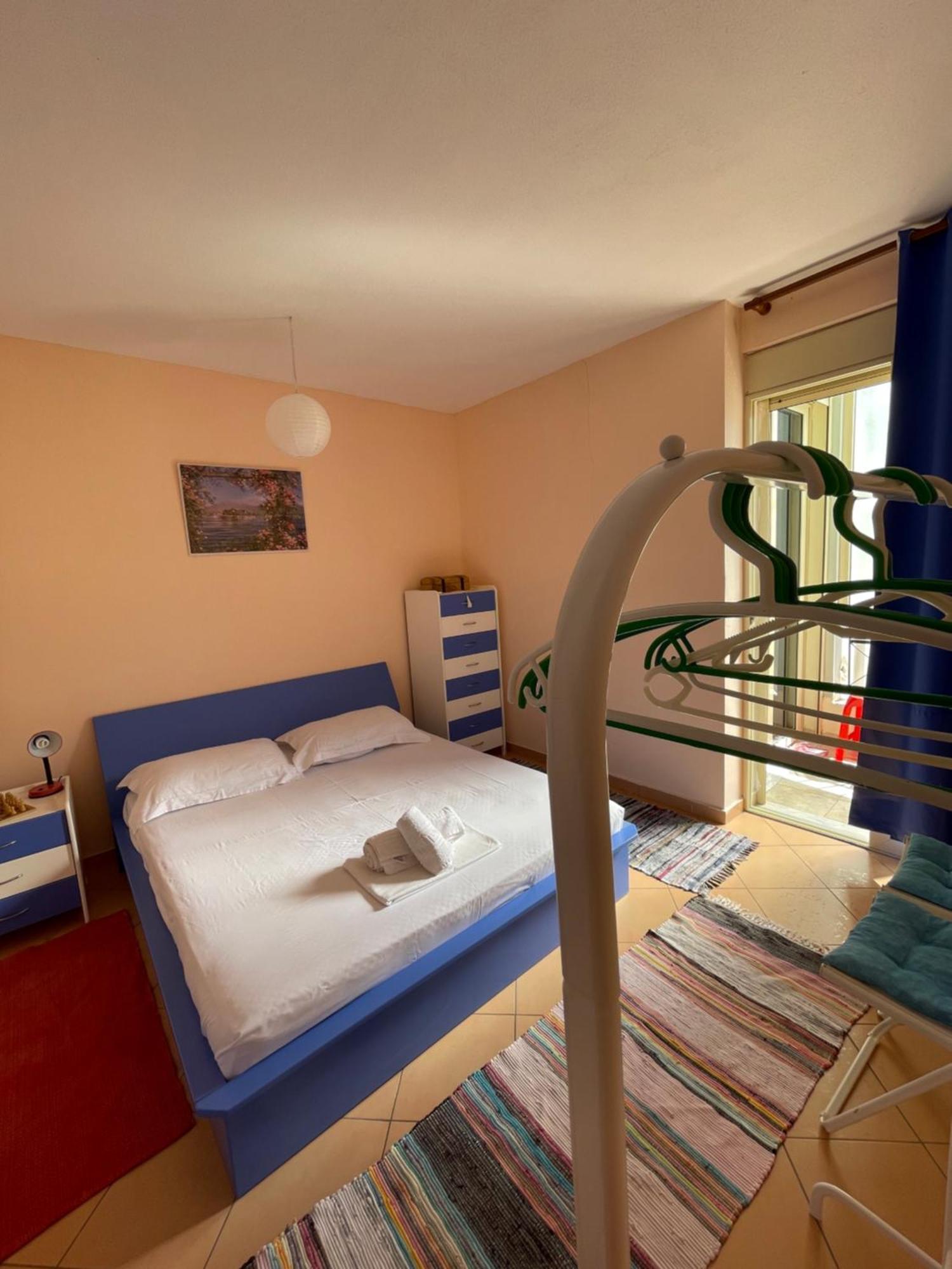 סרנדה Kristi Apartment 2 Min To Sea Netflix & Espresso Station מראה חיצוני תמונה